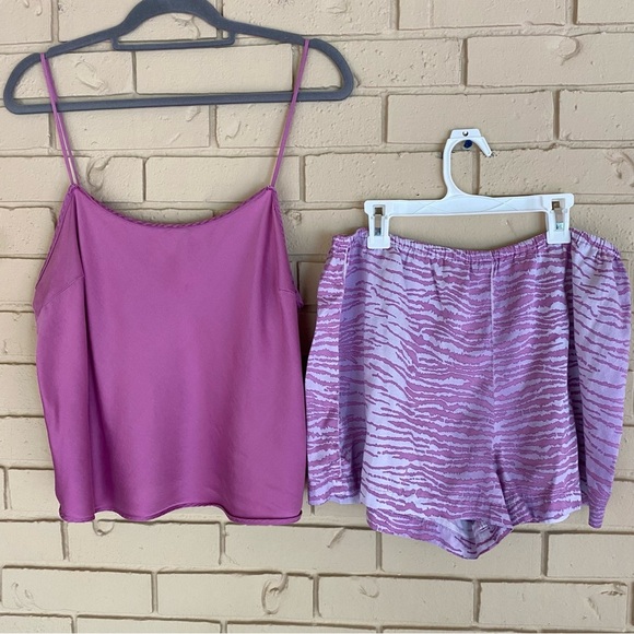 Victorias Secret SILK pajama set cami & shorts Large L Purple Animal Print Wmns - Picture 1 of 9